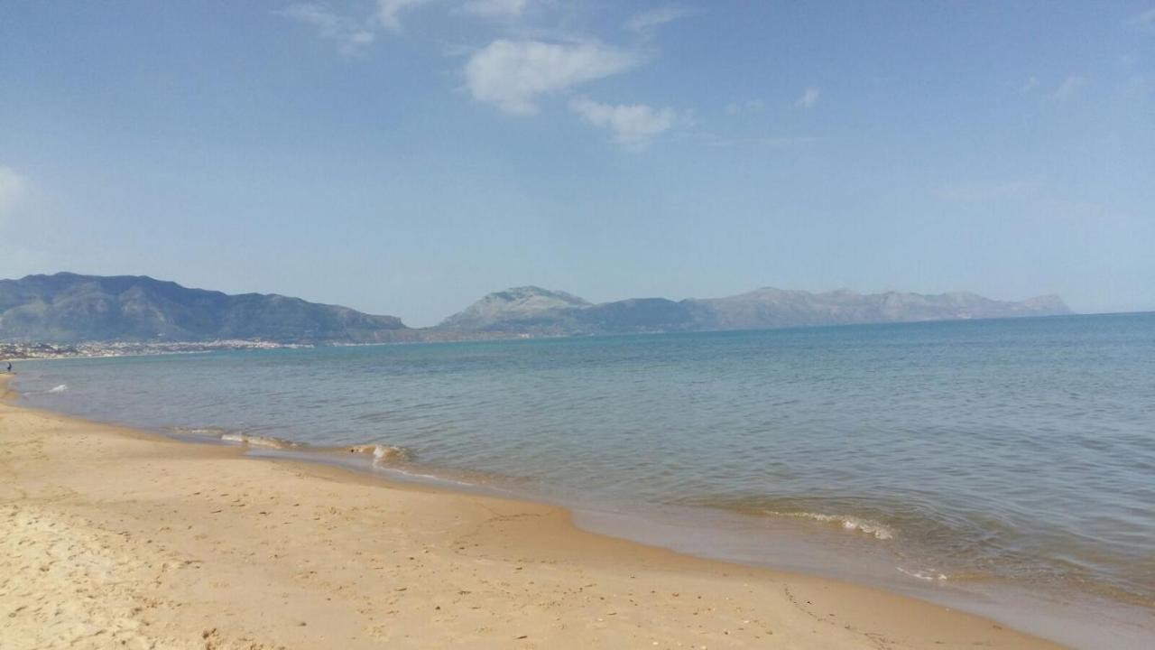Doride Appartamento Sulla Spiaggia Balestrate Exterior foto